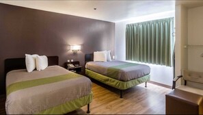 Bügeleisen/Bügelbrett, kostenloses WLAN, Bettwäsche, Wecker