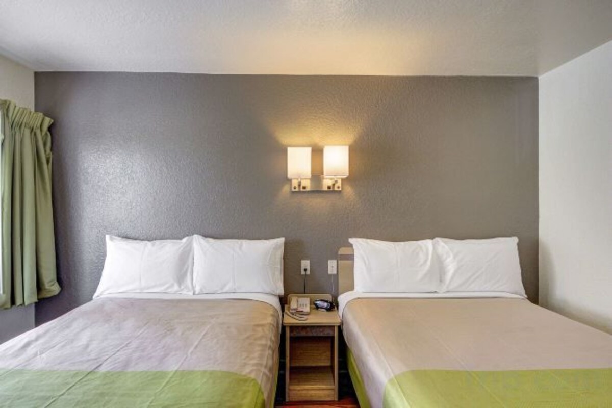 Two Double Beds With Kitchen-Non Smoking