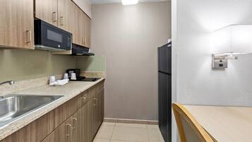 Standard Room, 2 Double Beds, Non Smoking | Desk, laptop workspace, WiFi (free), alarm clocks