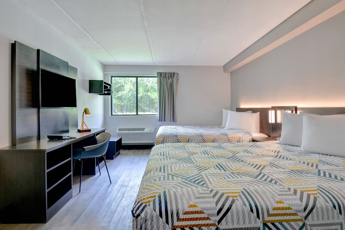 Desk, laptop workspace, free WiFi, bed sheets