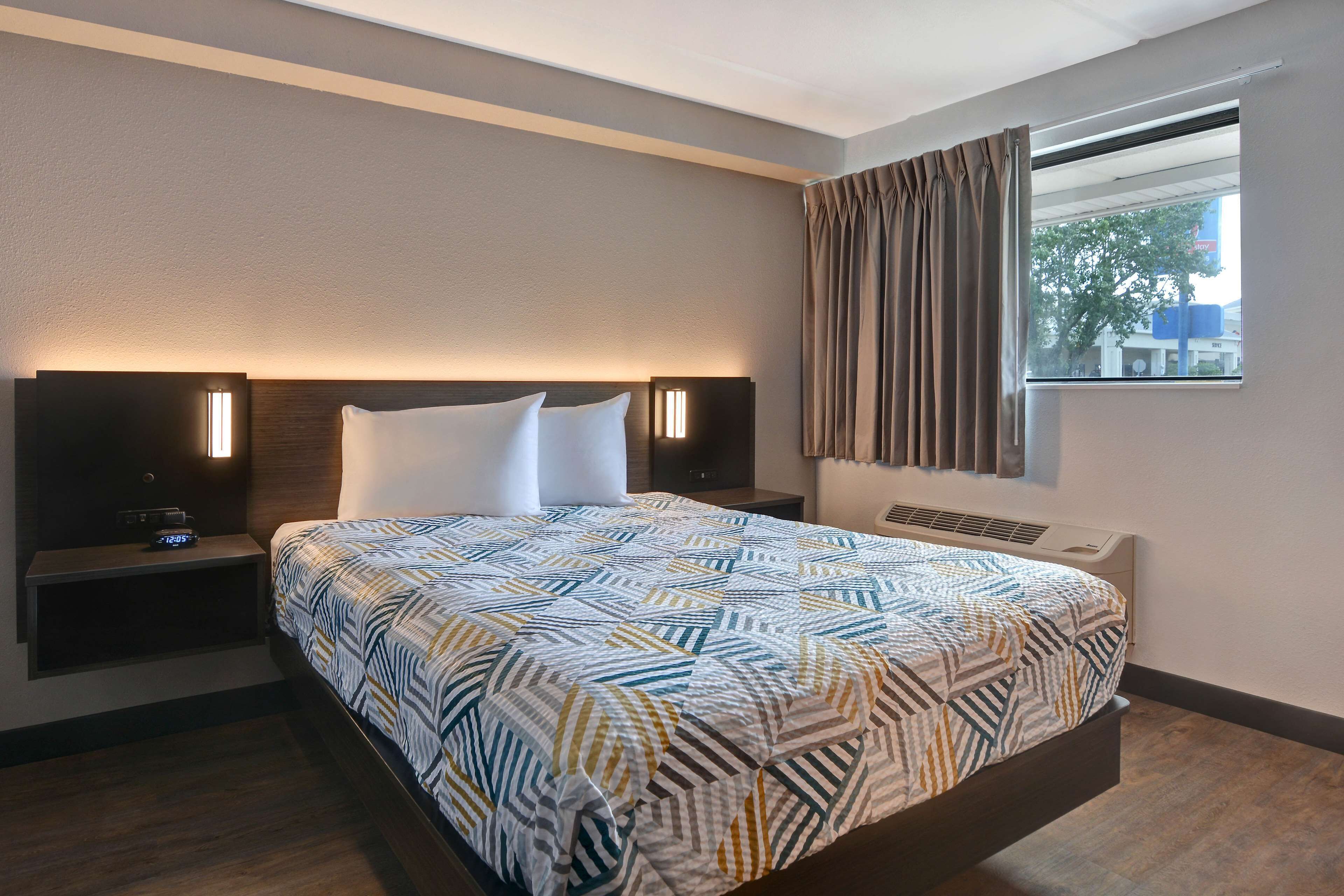 Photo - Studio 6-Jacksonville, FL - Baymeadows