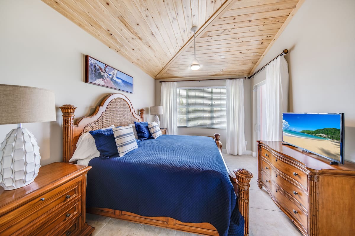 Condo, 3 Bedrooms, Sea View (3 Bath) | Individually decorated, individually furnished, iron/ironing board
