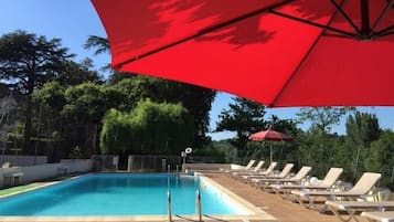 Seasonal outdoor pool, pool umbrellas, sun loungers