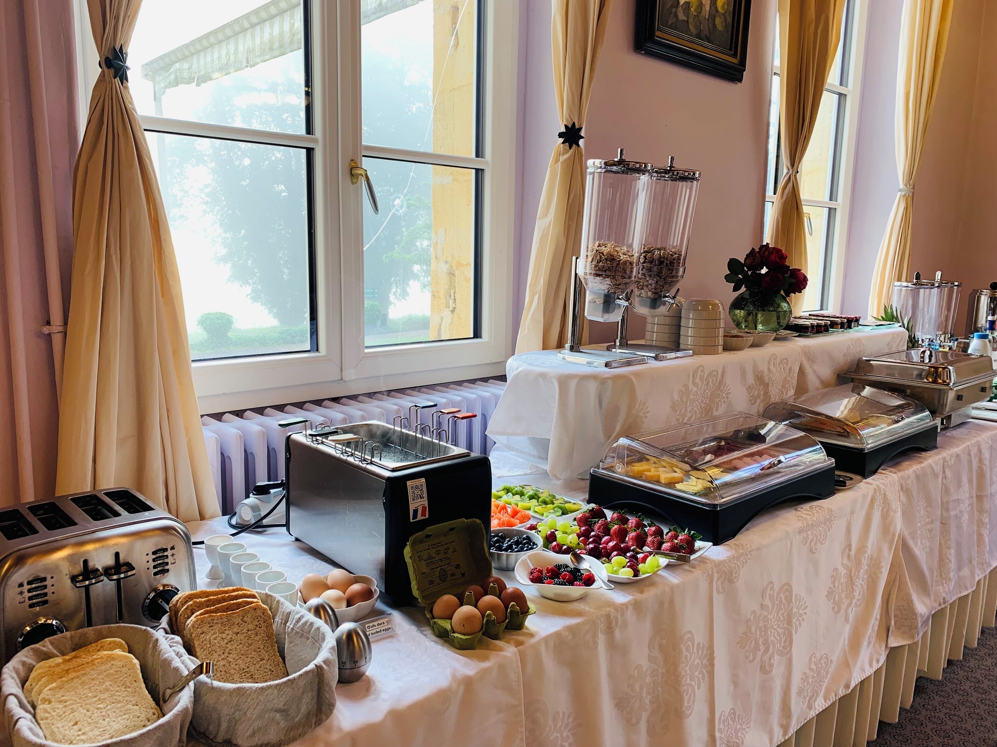 Café da manhã self-service todos os dias mediante uma taxa