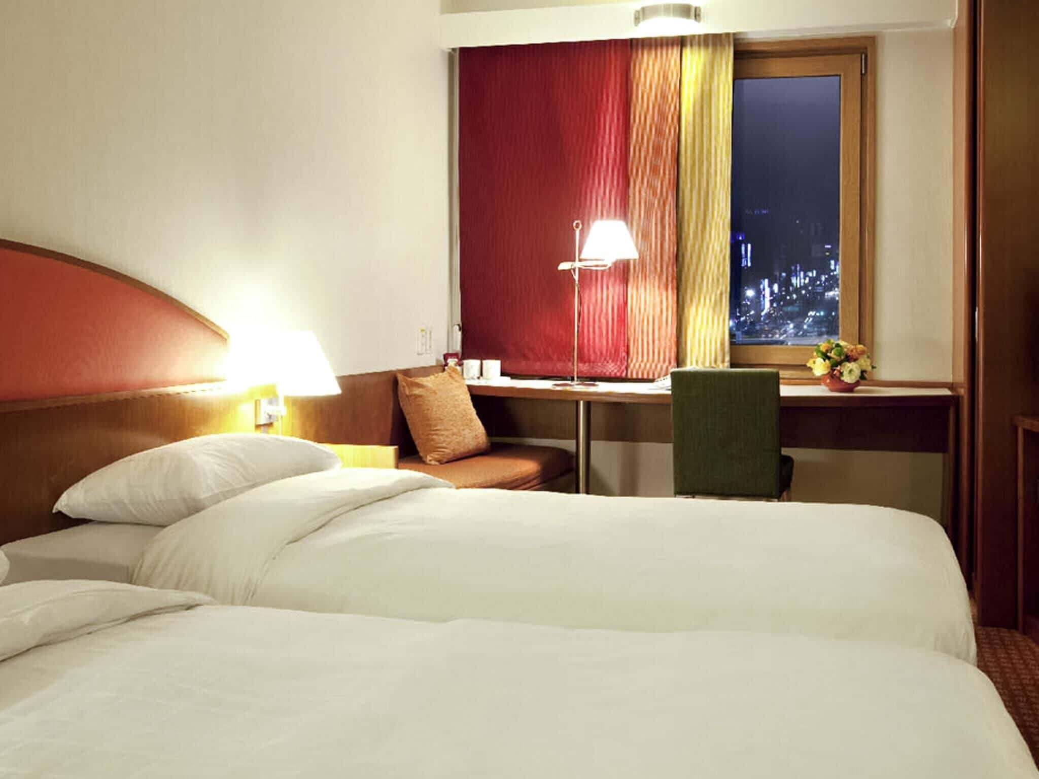 標準客房, 2 張單人床 | 高級寢具、迷你吧贈品、房內夾萬、書桌