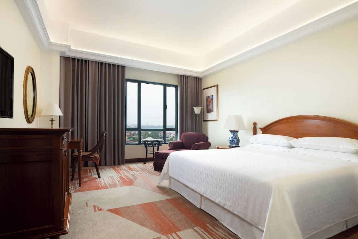 Select Comfort beds, minibar, in-room safe, desk