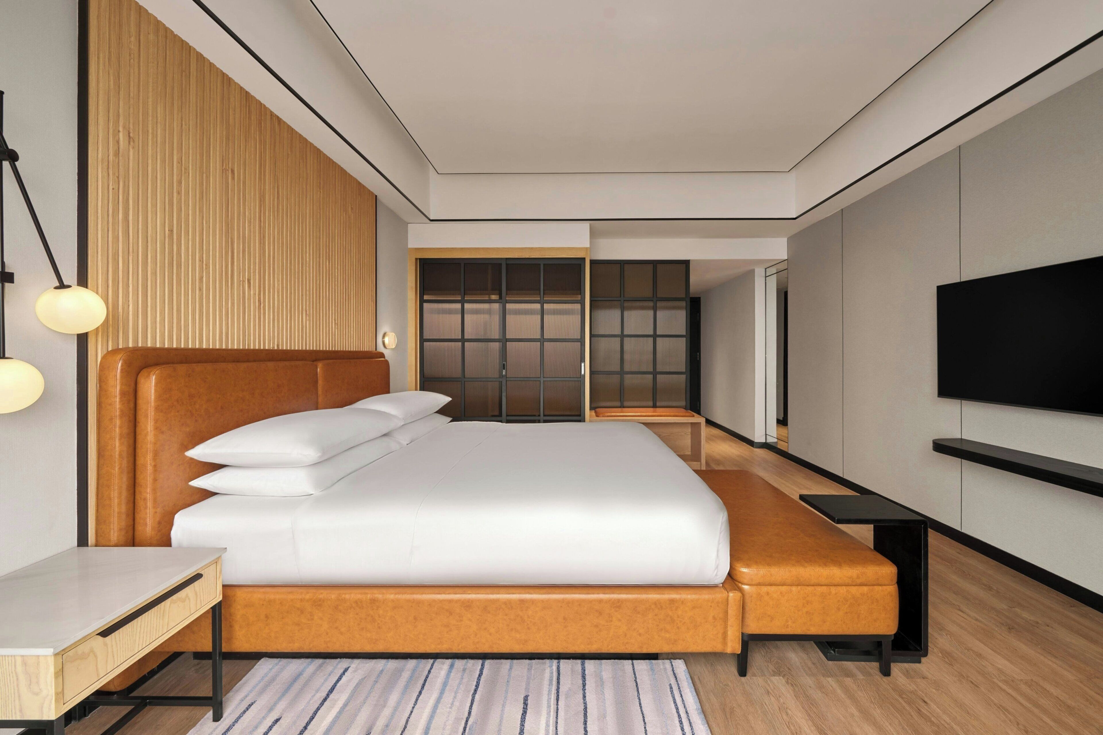 Club Room, 1 King Bed