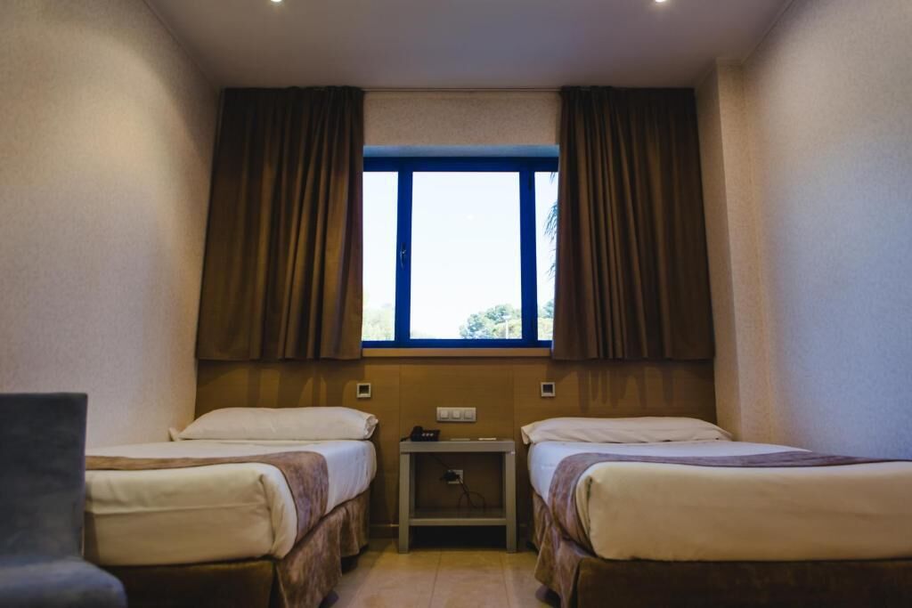 Minibar, Zimmersafe, individuell dekoriert, individuell eingerichtet