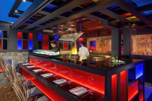 2 restaurants, breakfast, lunch, dinner served; Mediterranean cuisine