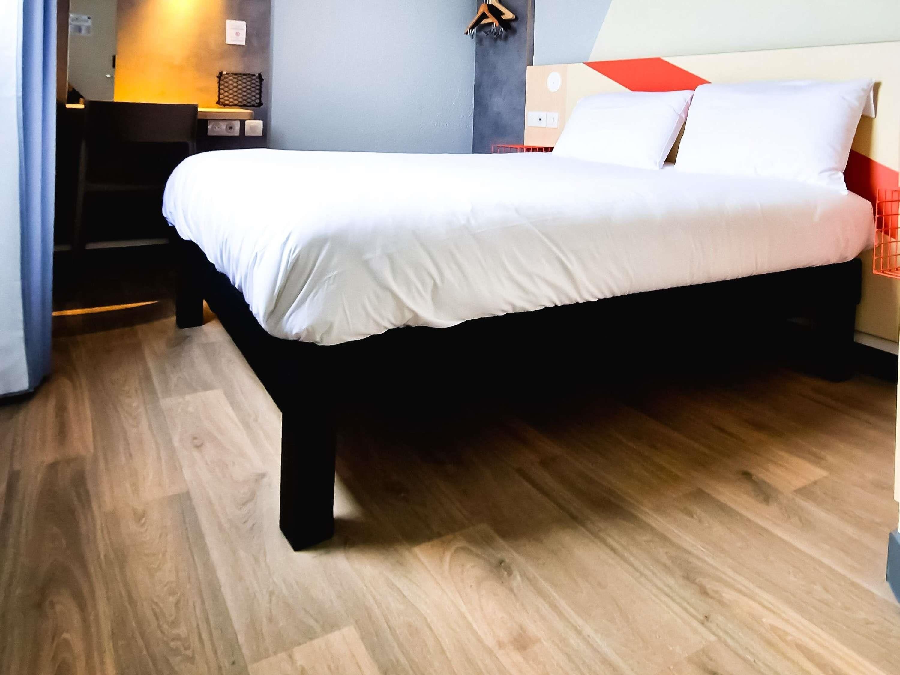 Soundproofing, free cots/infant beds, free WiFi, bed sheets