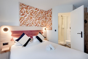 Standardrum - 1 queensize-säng - icke-rökare | Sängtillbehör av högsta kvalitet, Select Comfort-madrasser och skrivbord