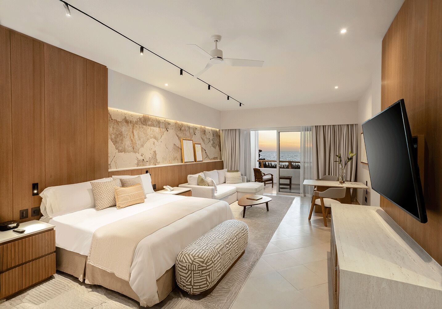Master Suite Ocean Front | Ropa de cama de alta calidad, edredón y minibar 