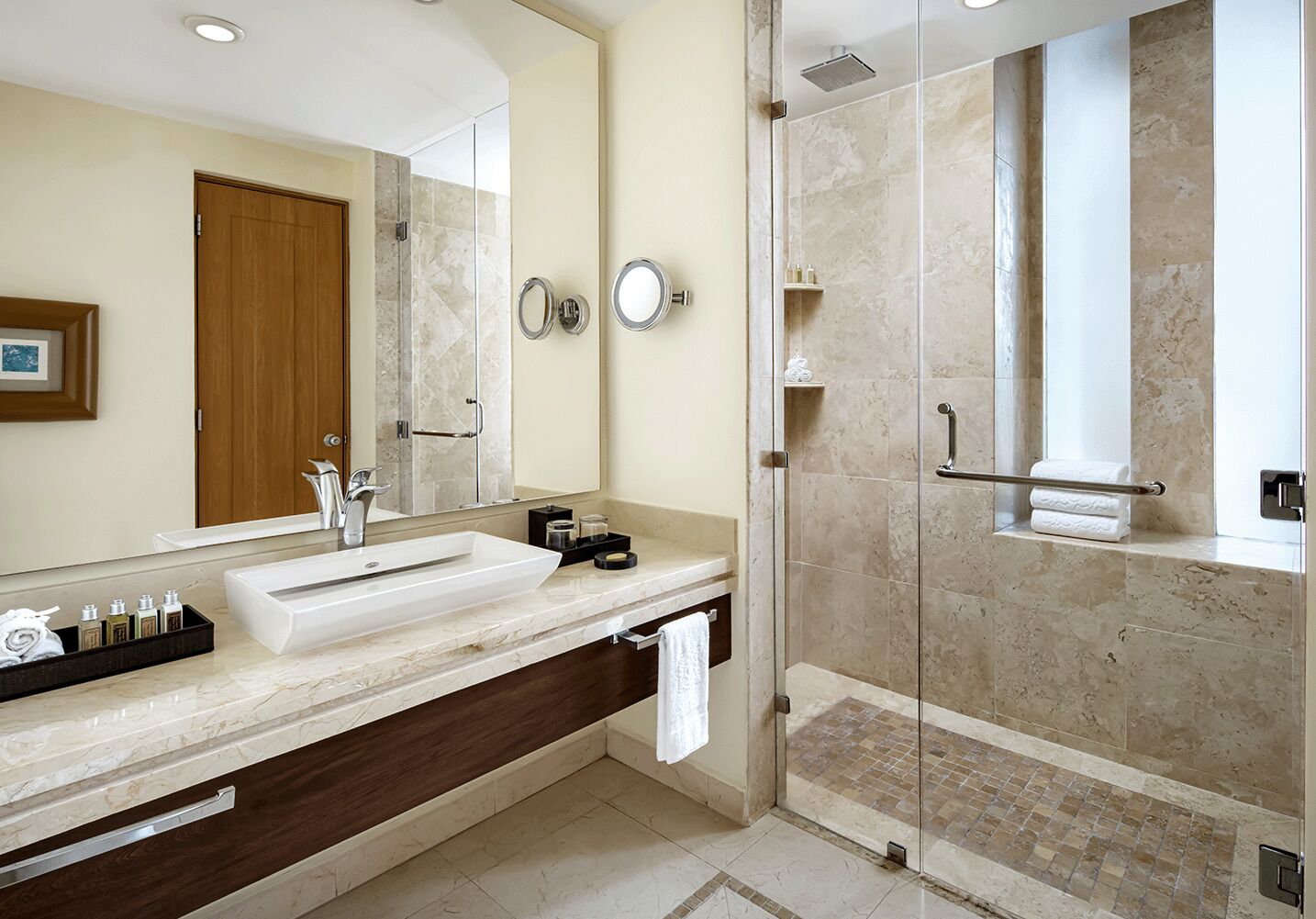 One Bedroom Governor Suite | Banheiro
