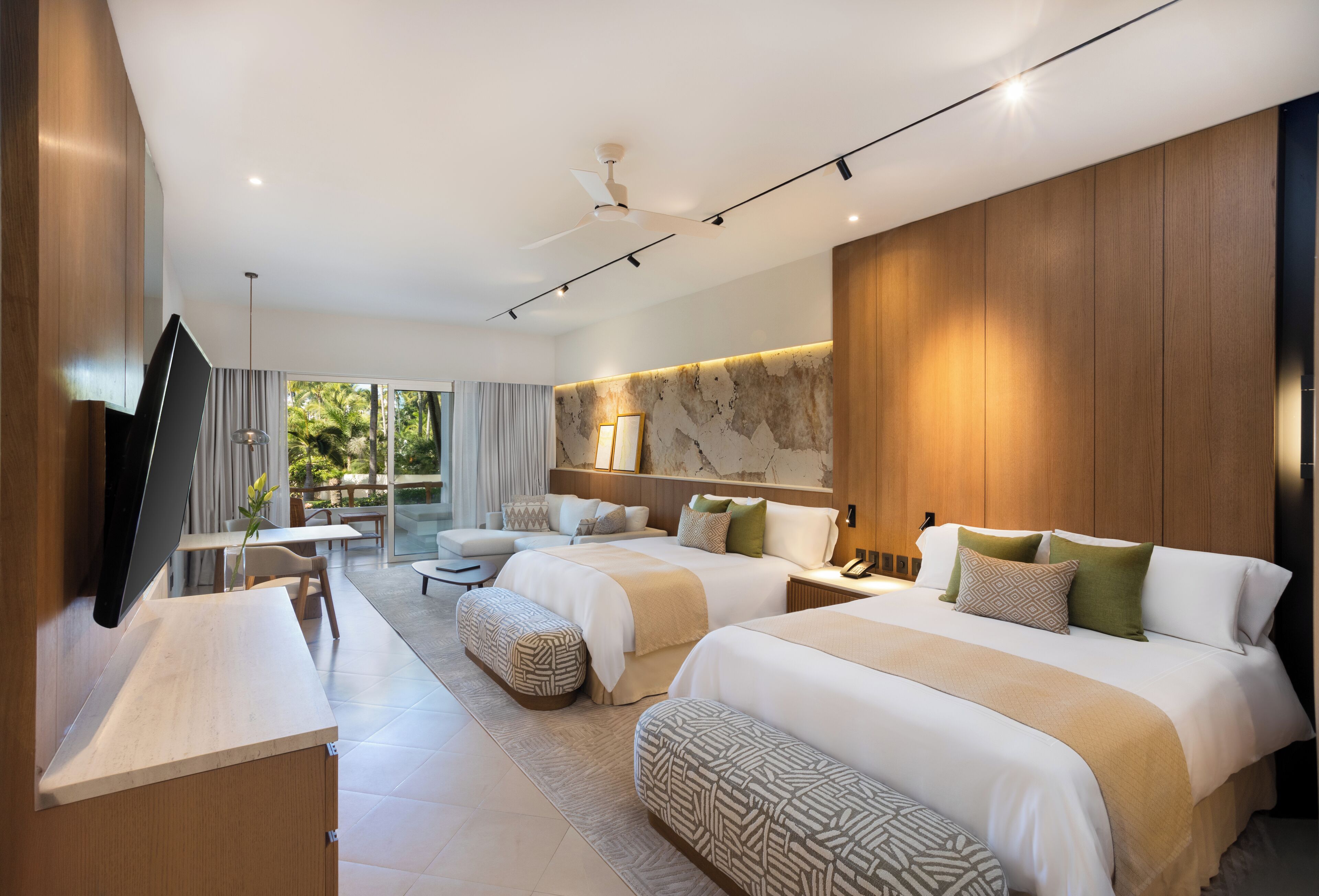 Master Parlor Suite Pool View | Ropa de cama de alta calidad, edredón y minibar 