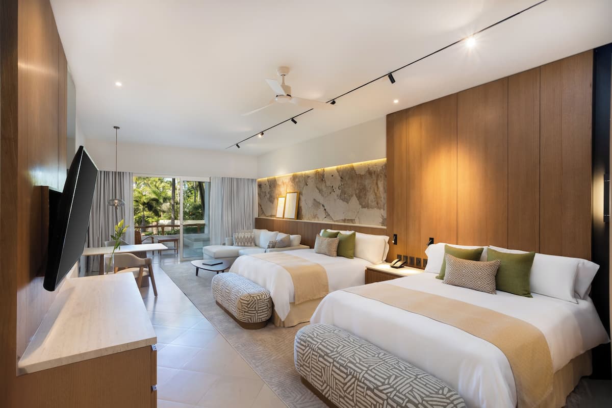 Master Parlor Suite Pool View | Ropa de cama de alta calidad, edredón y minibar