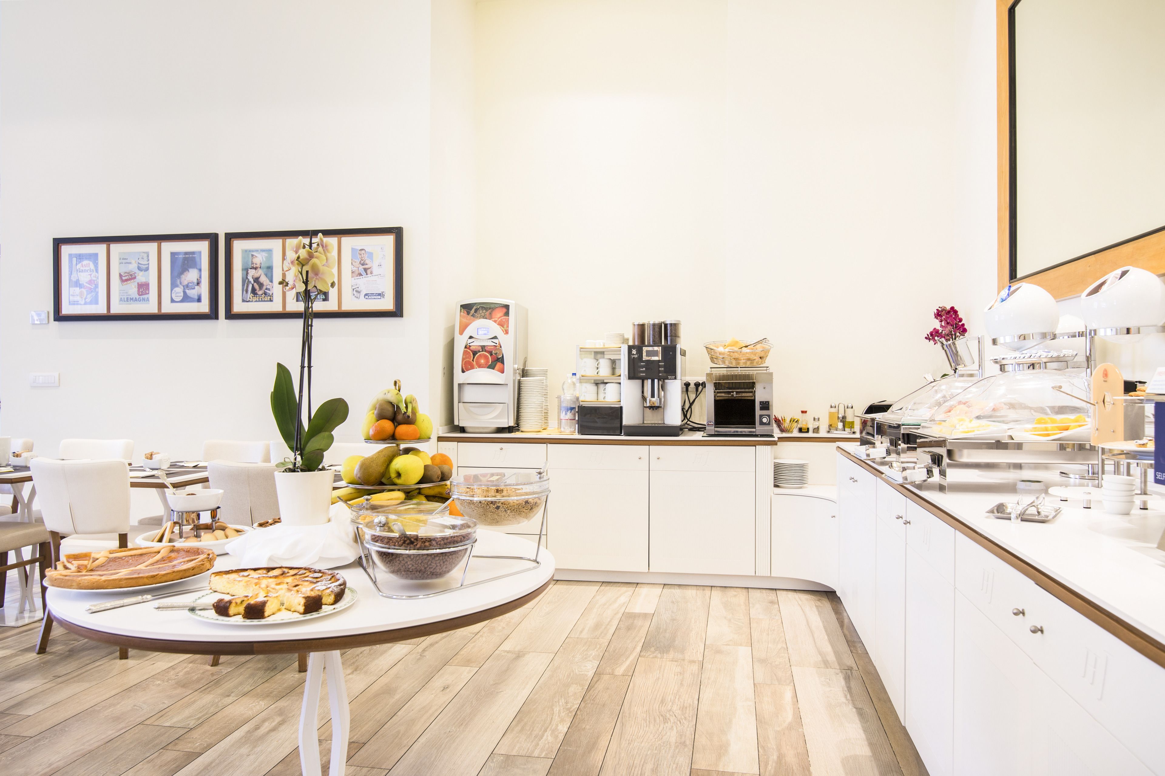 free daily cooked-to-order breakfast