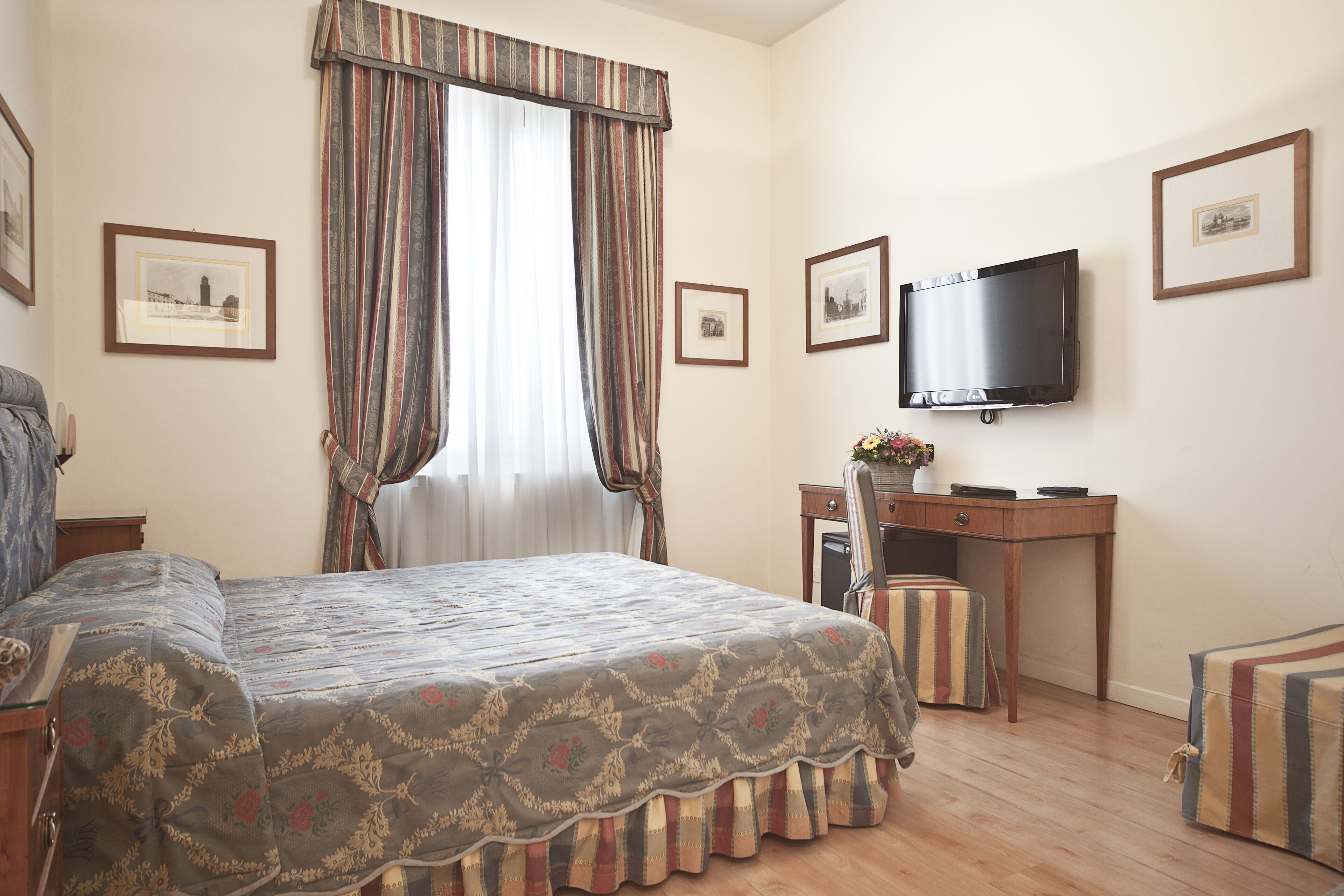 Premium bedding, minibar, in-room safe, desk