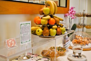 Daily buffet breakfast for a fee - Hotel Italia (Siena)