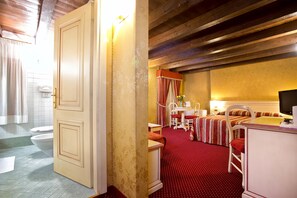 Junior Suite | 1 bedroom, premium bedding, minibar, in-room safe