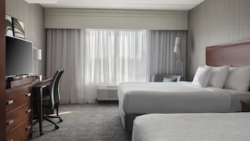 Hypo-allergenic bedding, in-room safe, desk, blackout drapes