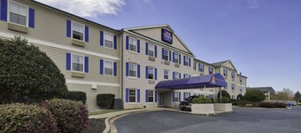 InTown Suites Extended Stay Anderson SC - Clemson University