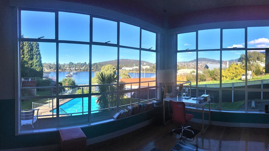 Waterfront Lodge Motel