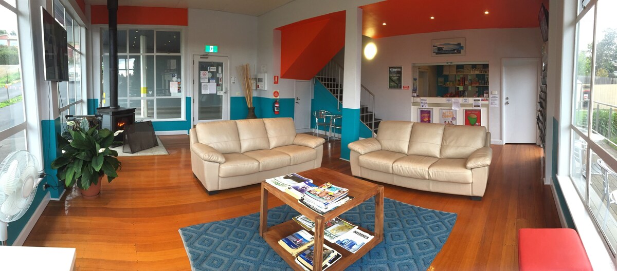 Waterfront Lodge Motel