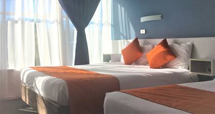 Waterfront Lodge Motel