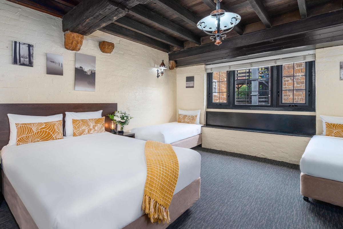 standard family room | 1 bedroom, in-room safe, individually decorated, individually furnished