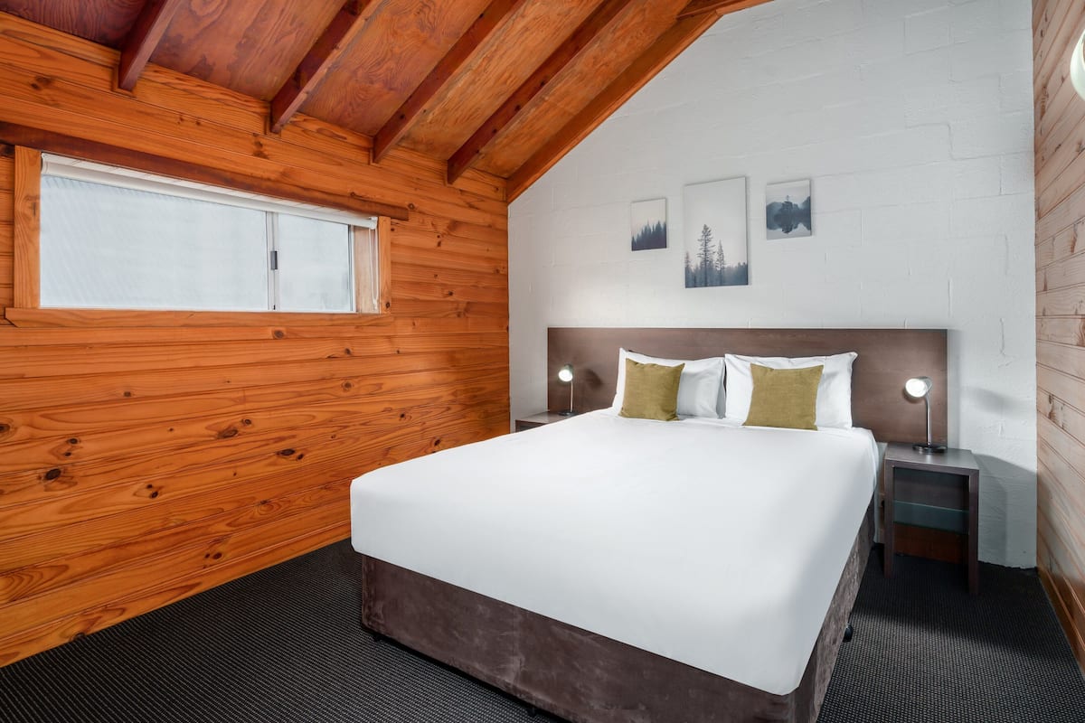 1 bedroom, in-room safe, individually decorated, individually furnished