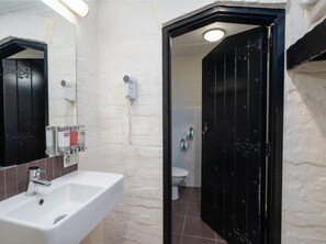 Standard Room, Queen and Single Bed | Bathroom | Free toiletries, hair dryer, towels, soap