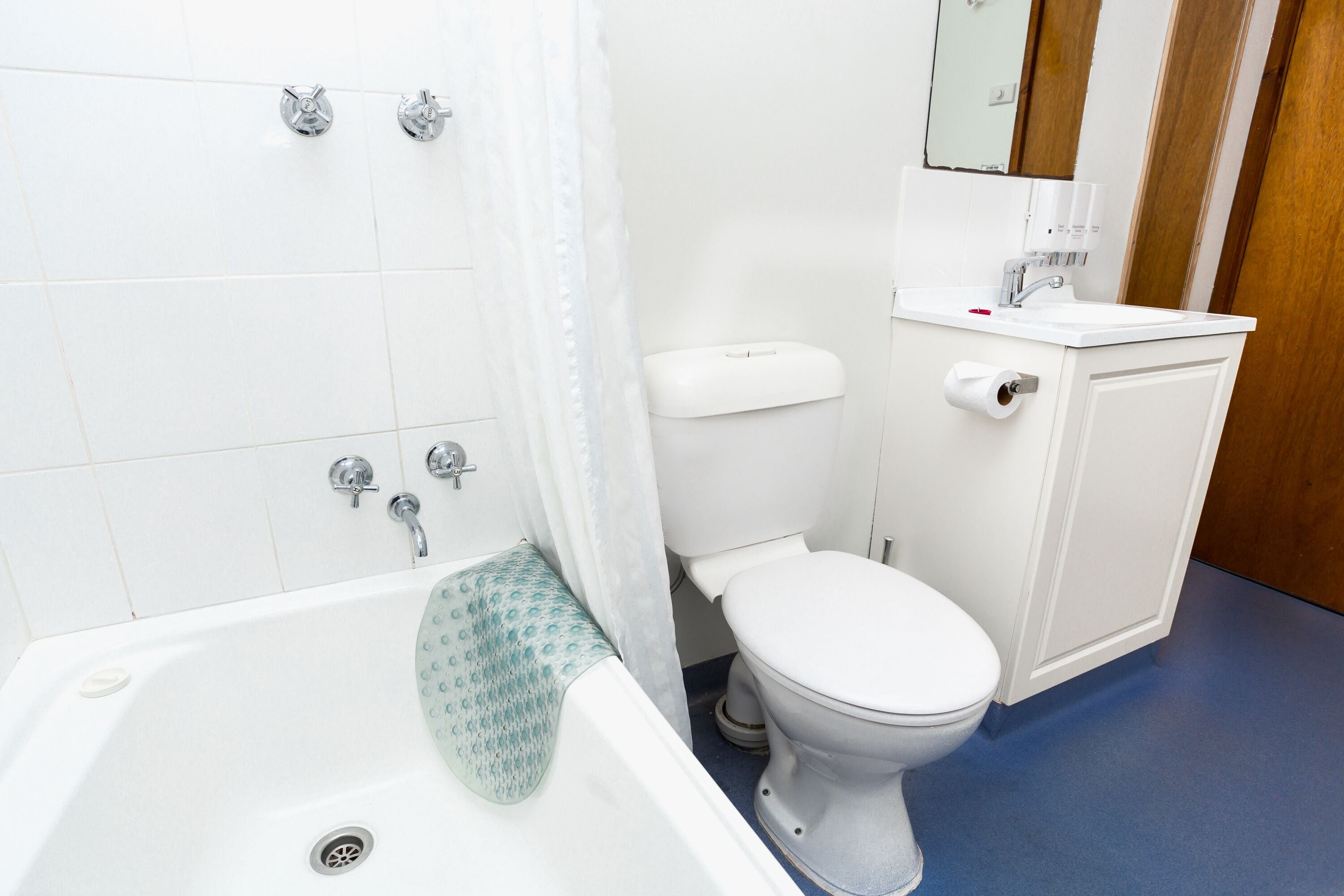 Bay Hotel Apartments — image 22