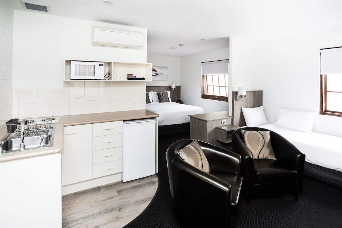Executive-Studio | Essbereich im Zimmer