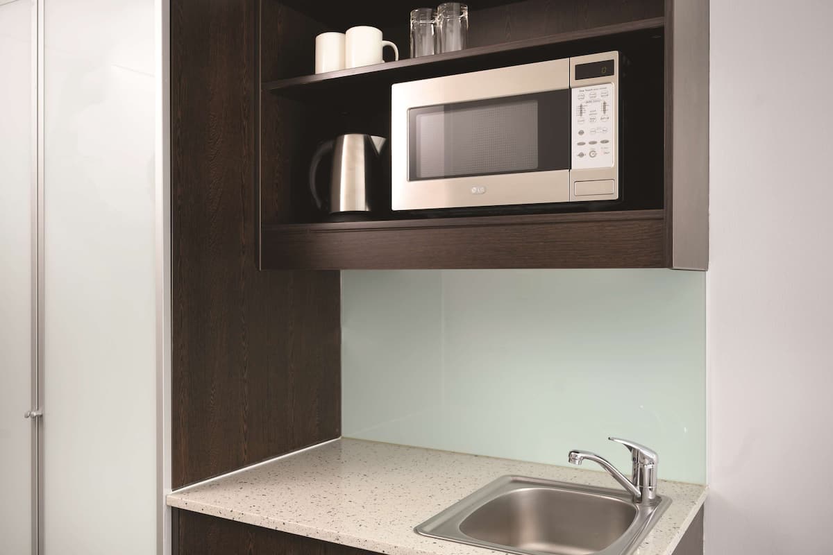 Coffres-forts dans les chambres, bureau, rideaux occultants