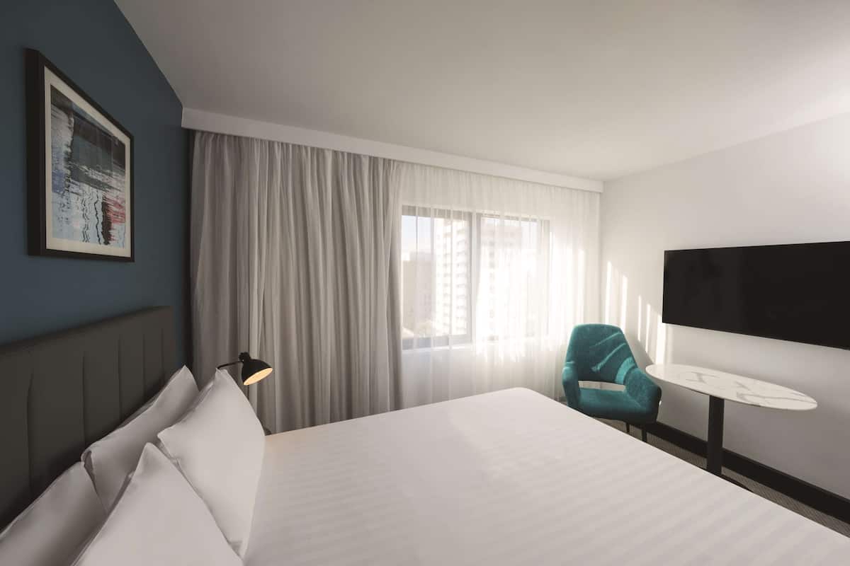 Coffres-forts dans les chambres, bureau, rideaux occultants