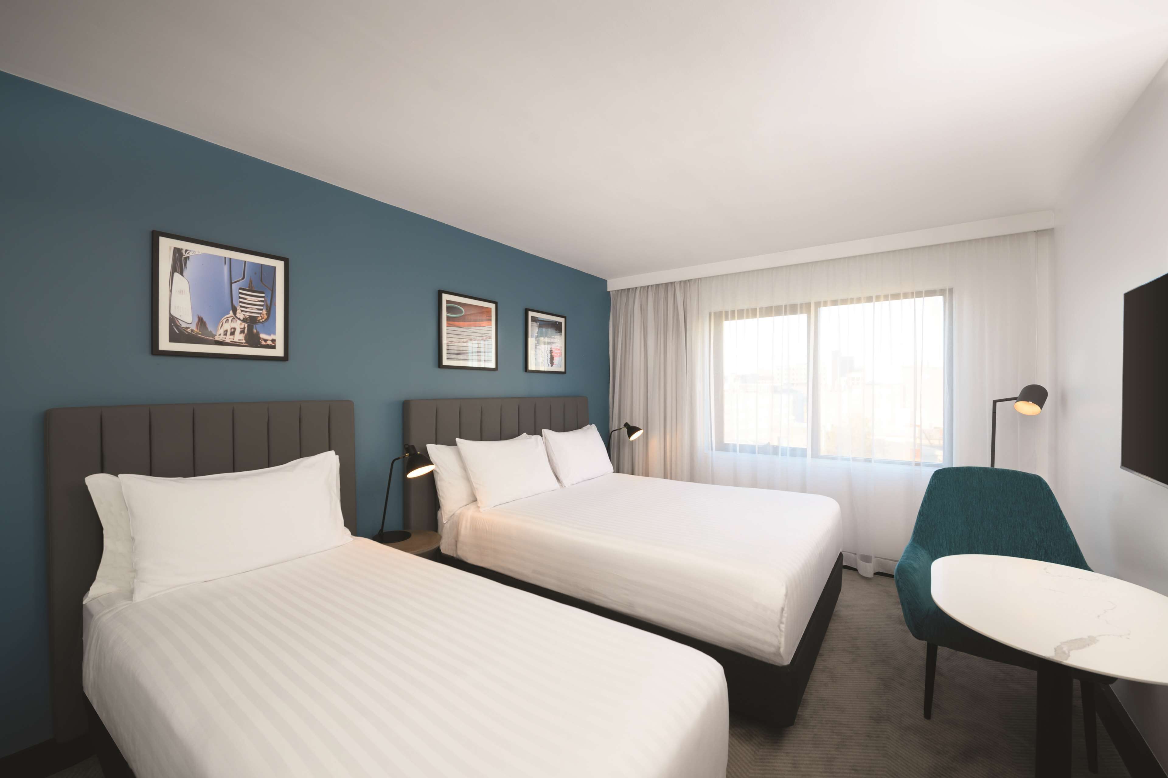 Coffres-forts dans les chambres, bureau, rideaux occultants