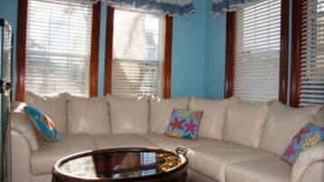 First Floor Mini Suite | Living area | TV