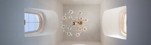 Honeymoon Suite | Soundproofing, iron/ironing board, free WiFi, bed sheets