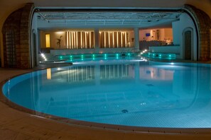 Indoor pool, 2 outdoor pools, pool umbrellas, sun loungers