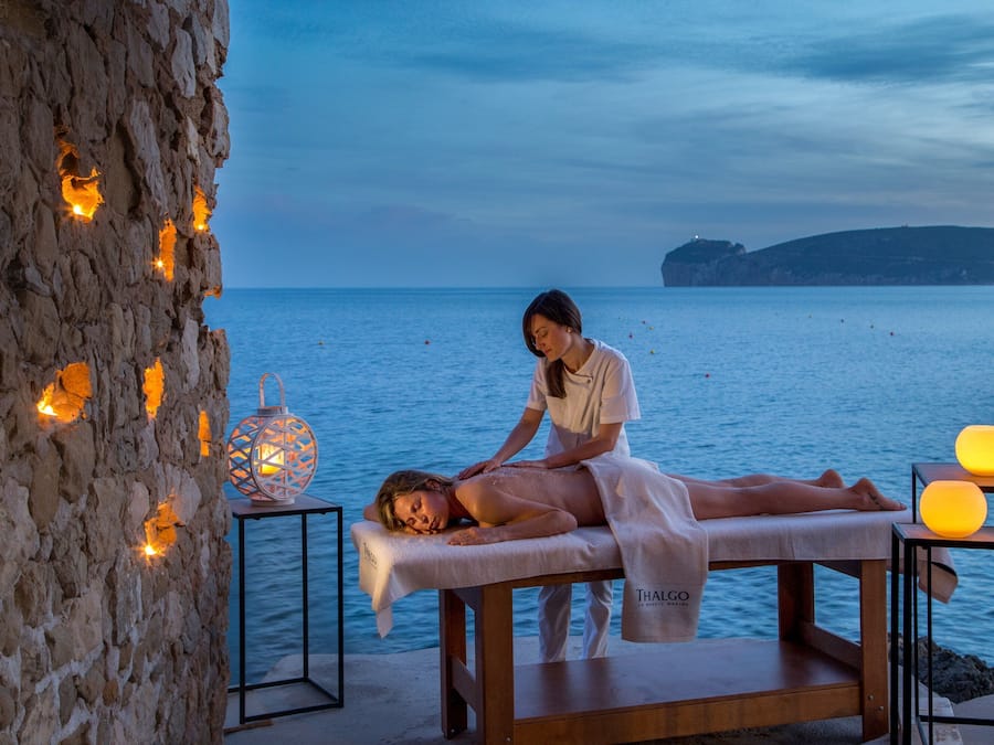 Sauna, hot tub, steam room, Turkish bath/hammam, body treatments