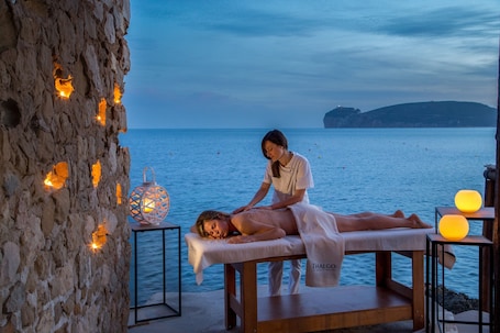 Sauna, hot tub, steam room, Turkish bath, body treatments, hydrotherapy. El Faro Hotel & Spa