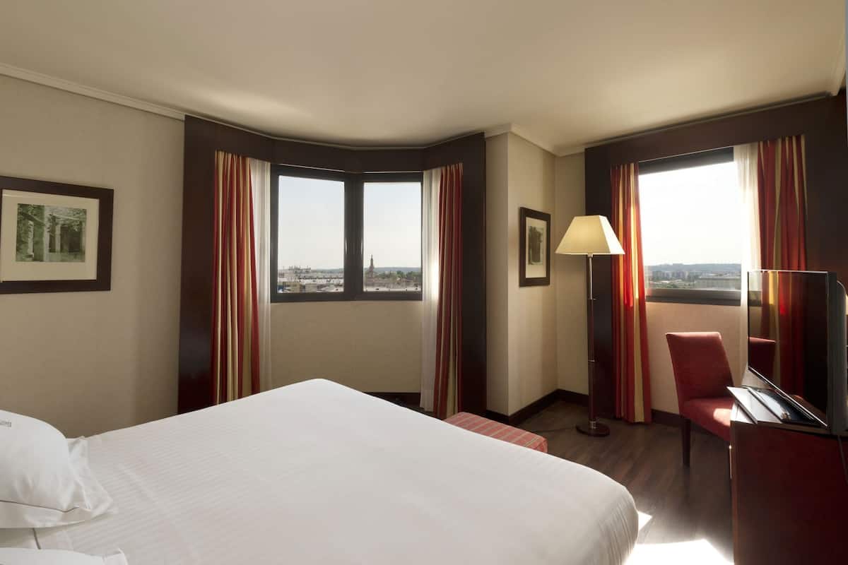 1 soverom, minibar, safe på rommet og skrivebord