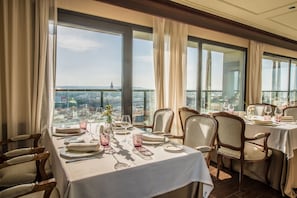 Dîner et souper servis sur place, cuisine méditerranéenne