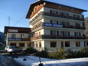 Front of property - Hôtel Les Fleurs (Morzine)