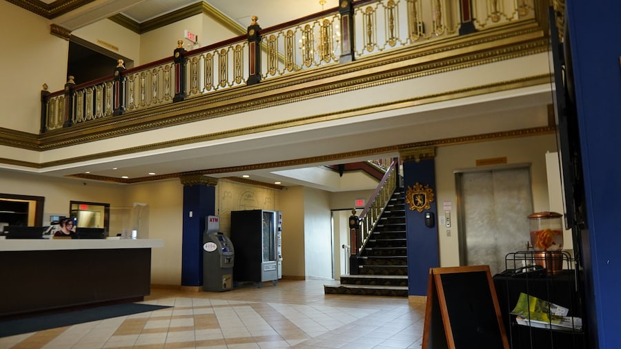 Prince Arthur Waterfront Hotel & Suites