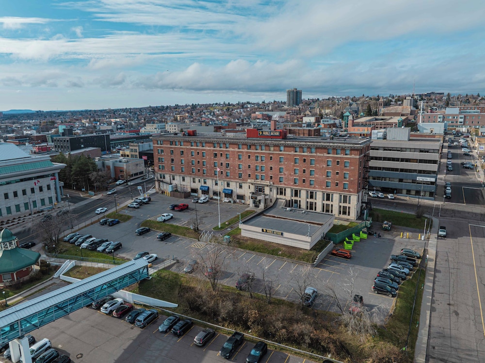 Prince Arthur Waterfront Hotel & Suites by null