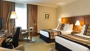 Standaard kamer, 2 tweepersoonsbedden | Lakens van Egyptisch katoen, luxe beddengoed, een minibar