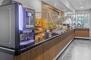 Déjeuner en libre-service gratuit tous les jours