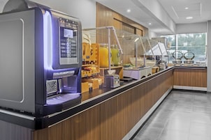 Desayuno autoservicio gratuito y diario