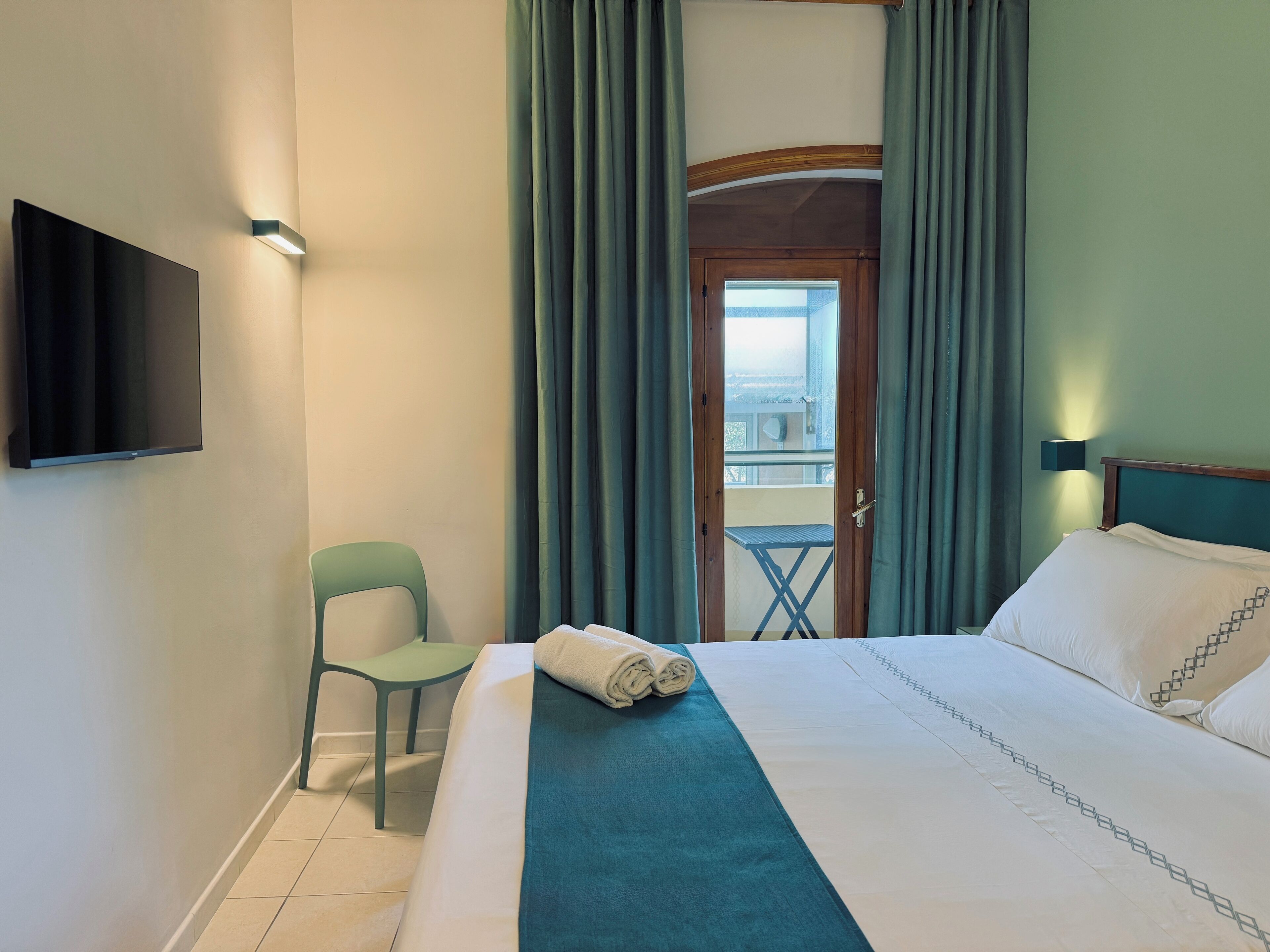 Basic-Doppel- oder -Zweibettzimmer